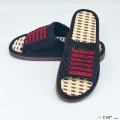 手工钩织竹席底拖鞋